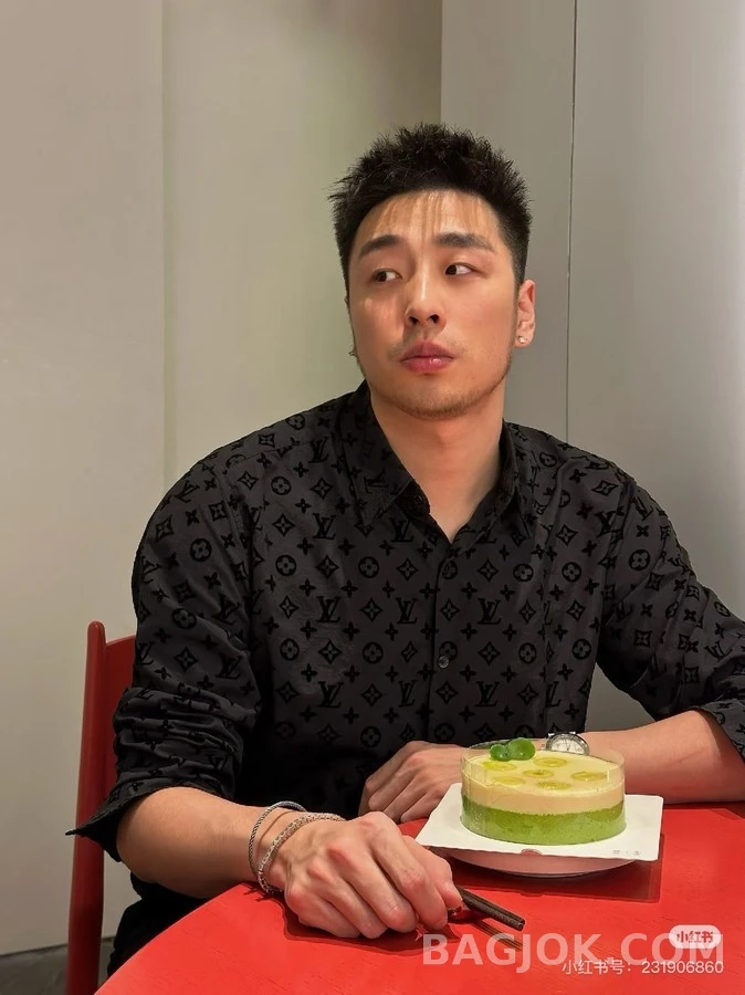 루이비통 루이비통 모노그램 플록 셔츠 상세 이미지