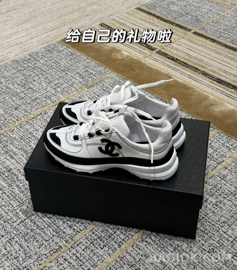 샤넬 샤넬 블랙앤화이트 스니커즈 상세 이미지