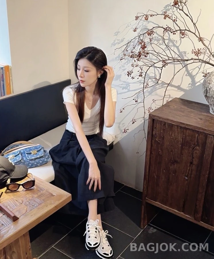 샤넬 샤넬 블랙앤화이트 스니커즈 상세 이미지