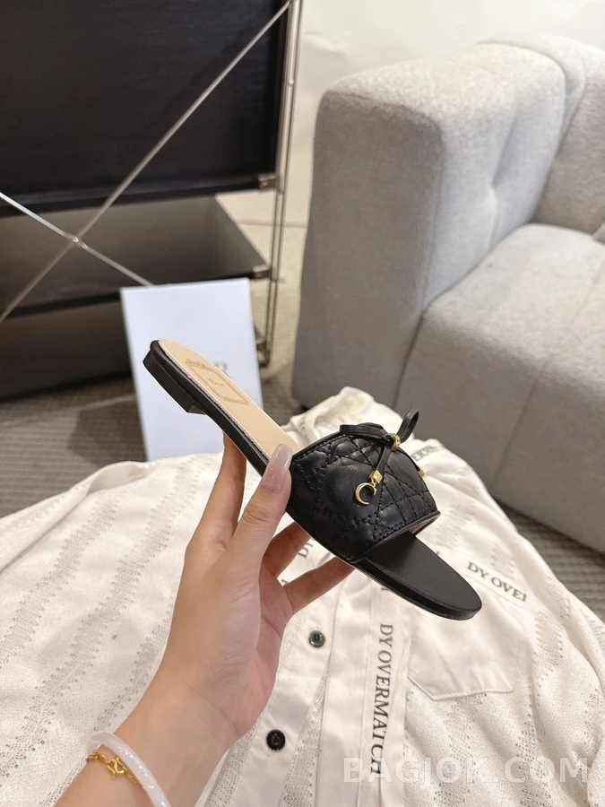 디올 디올 까나쥬 퀼팅 보우 슬라이드 샌들 상세 이미지