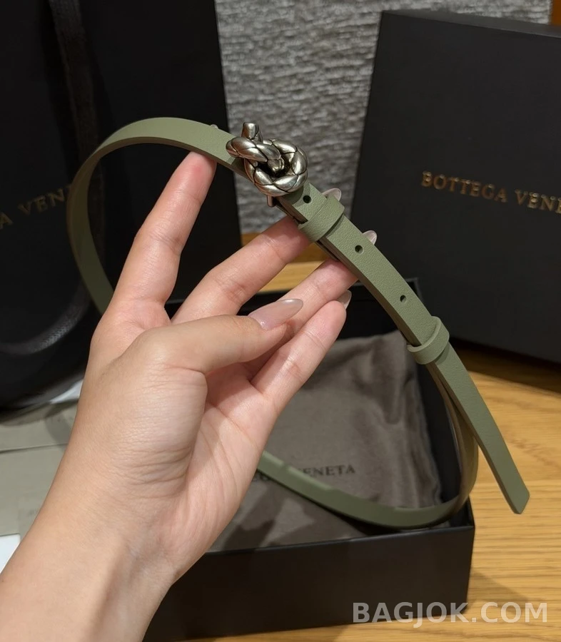 보테가베네타 보테가 베네타 미니 노트 가죽 벨트 상세 이미지