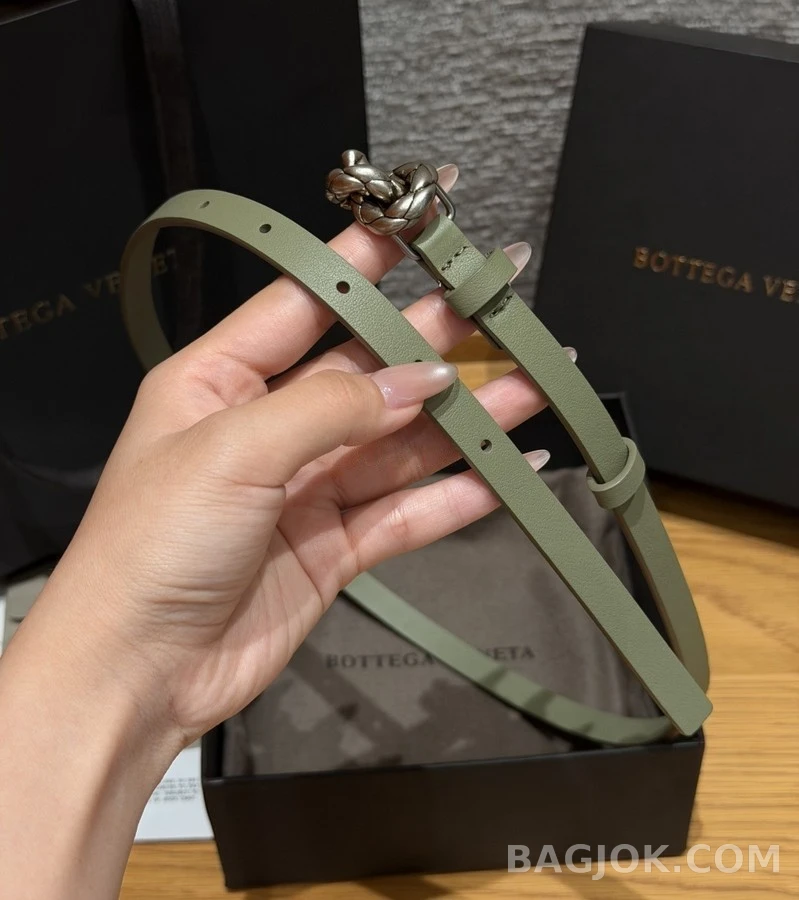 보테가베네타 보테가 베네타 미니 노트 가죽 벨트 상세 이미지