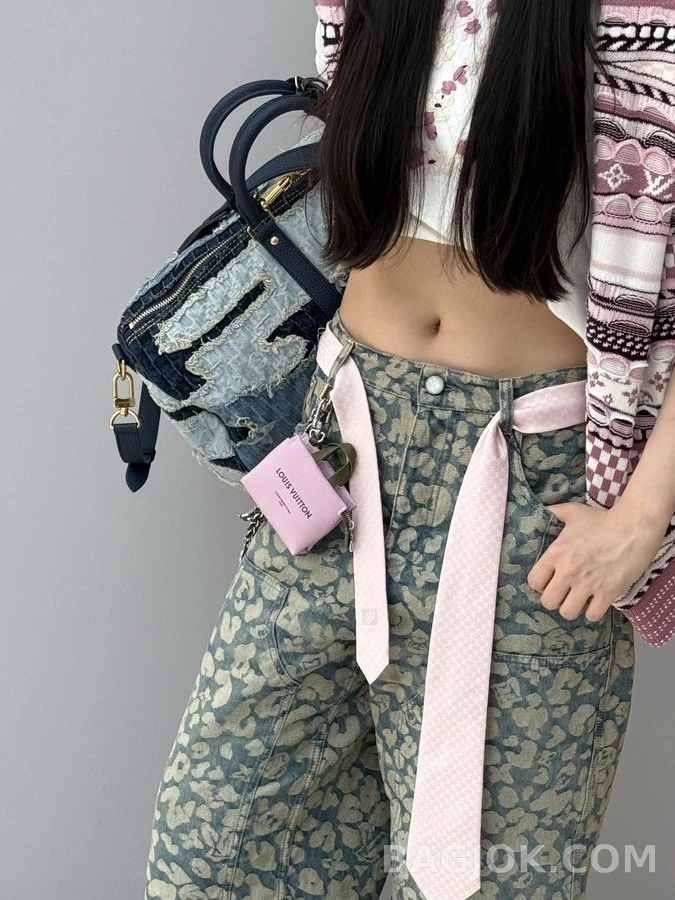 루이비통 루이비통 미니 쇼퍼 백참 키링 상세 이미지
