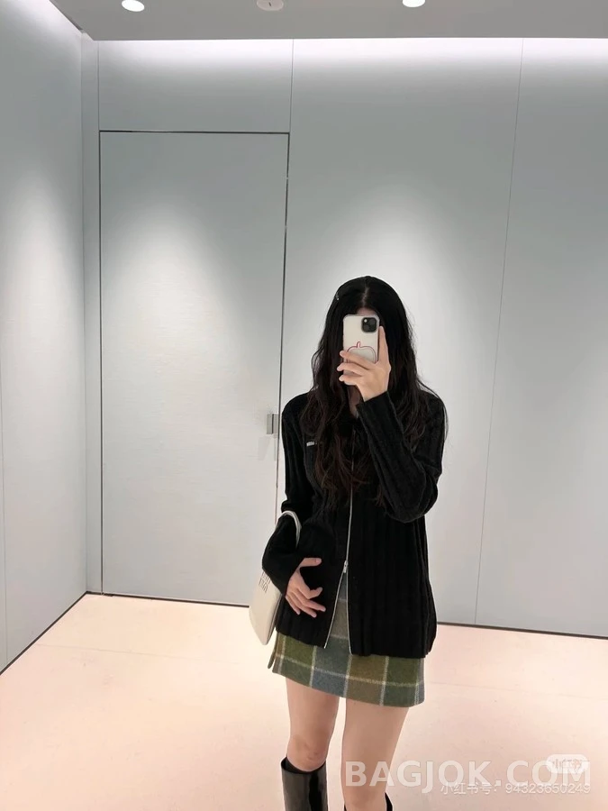 미우미우 미우미우 리브드 집업 가디건 상세 이미지