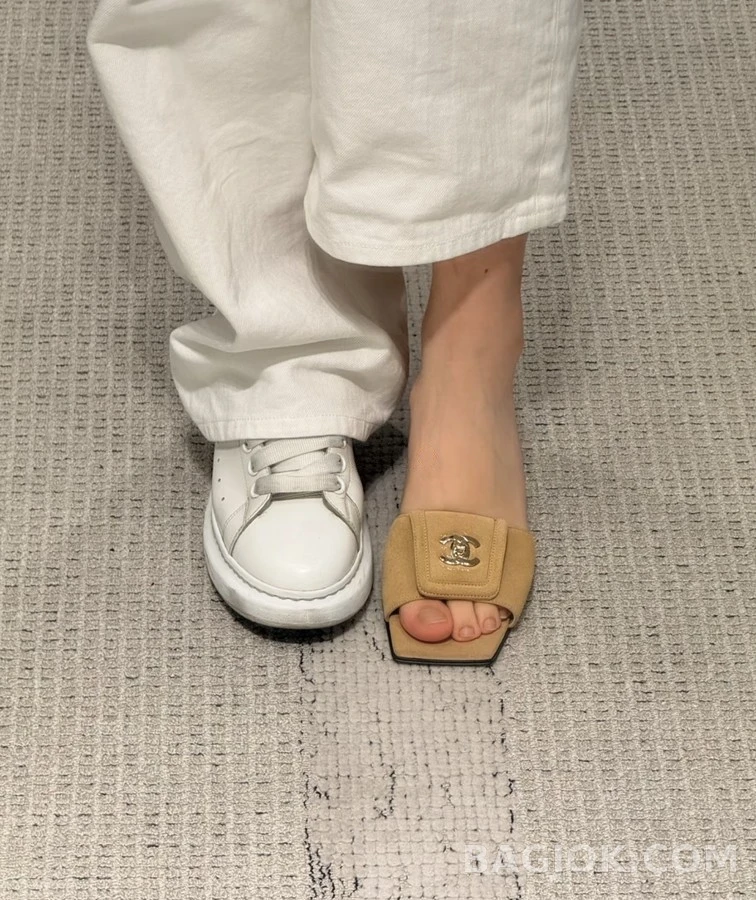 샤넬 샤넬 버클 스퀘어토 플랫 샌들 상세 이미지