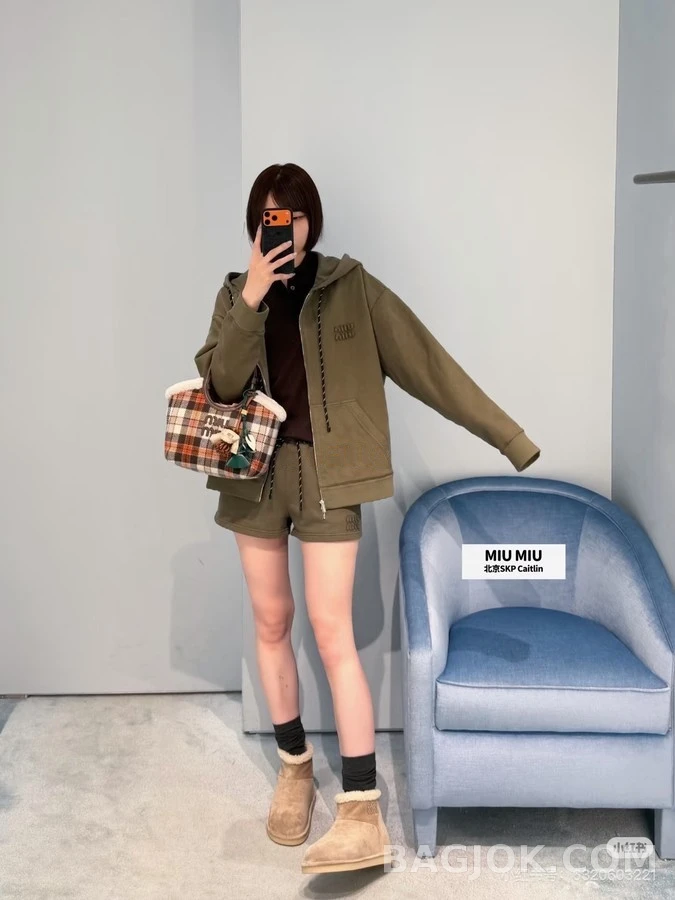 미우미우 미우미우 레터링 코튼 후드집업 상세 이미지
