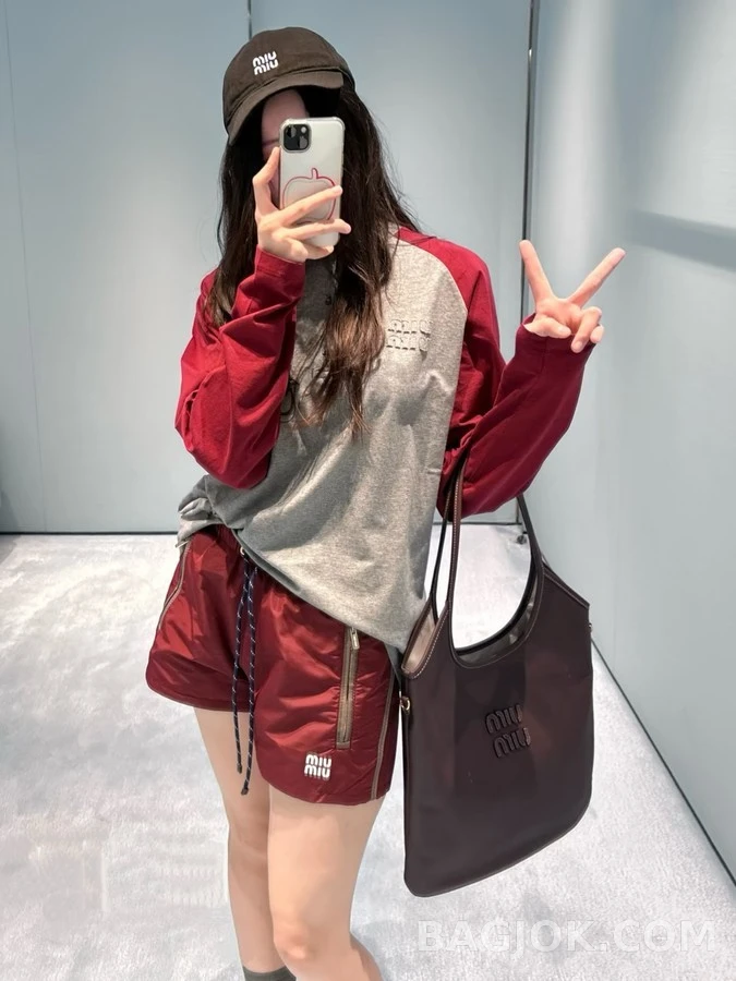 미우미우 미우미우 투톤 래글런 헨리넥 긴팔 티셔츠 상세 이미지