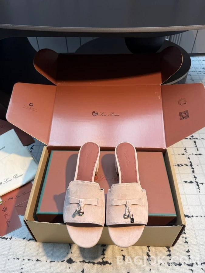 로로피아나 로로피아나 스웨이드 블록힐 샌들 상세 이미지