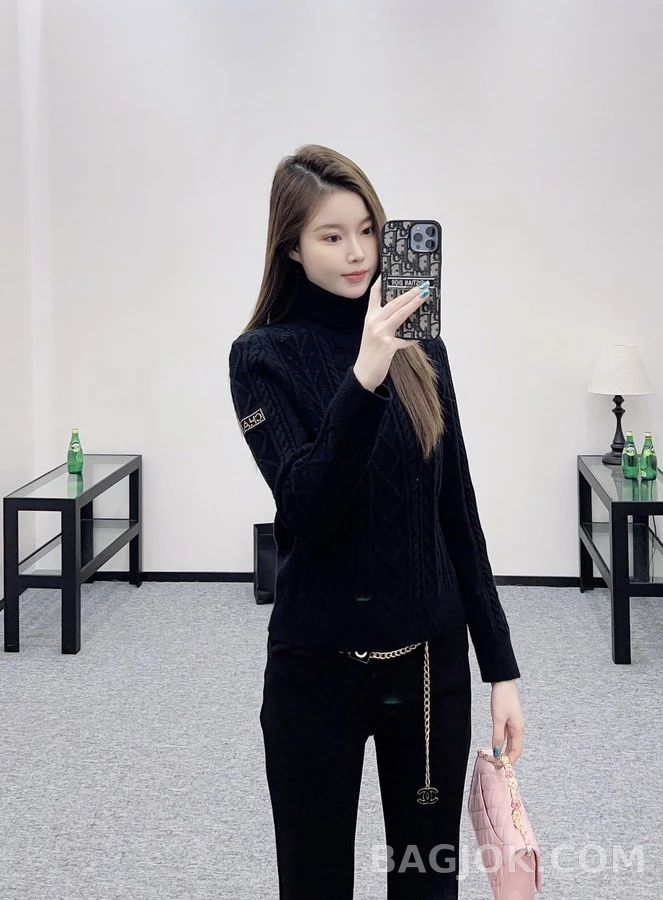샤넬 샤넬 2025 케이블 니트 하이넥 스웨터 상세 이미지