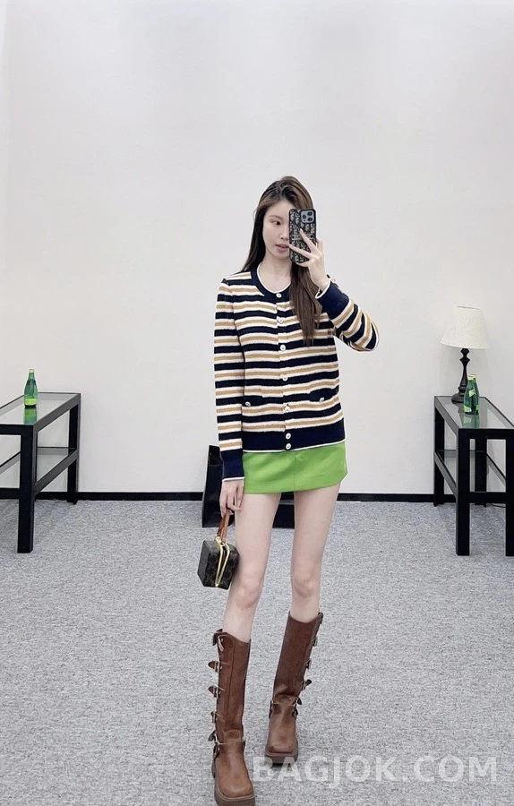 샤넬 샤넬 라운드넥 스트라이프 가디건 상세 이미지