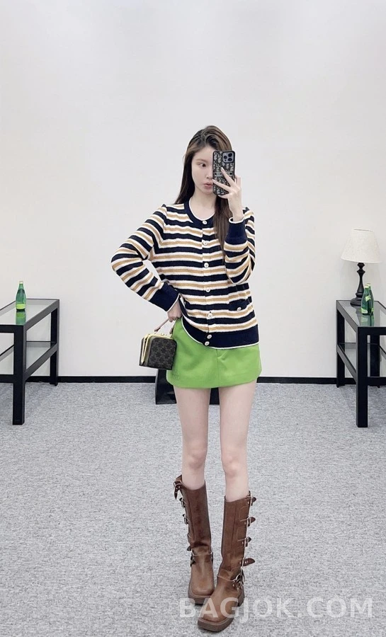 샤넬 샤넬 라운드넥 스트라이프 가디건 상세 이미지