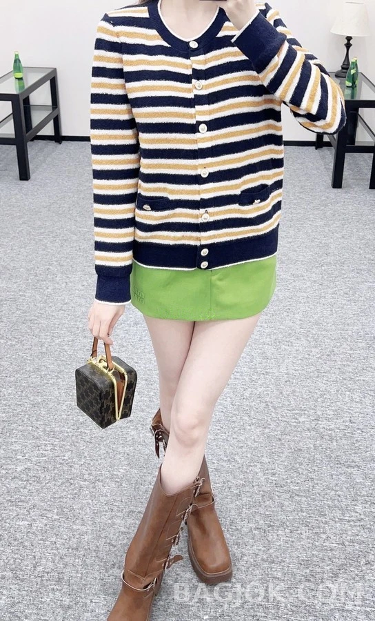샤넬 샤넬 라운드넥 스트라이프 가디건 상세 이미지