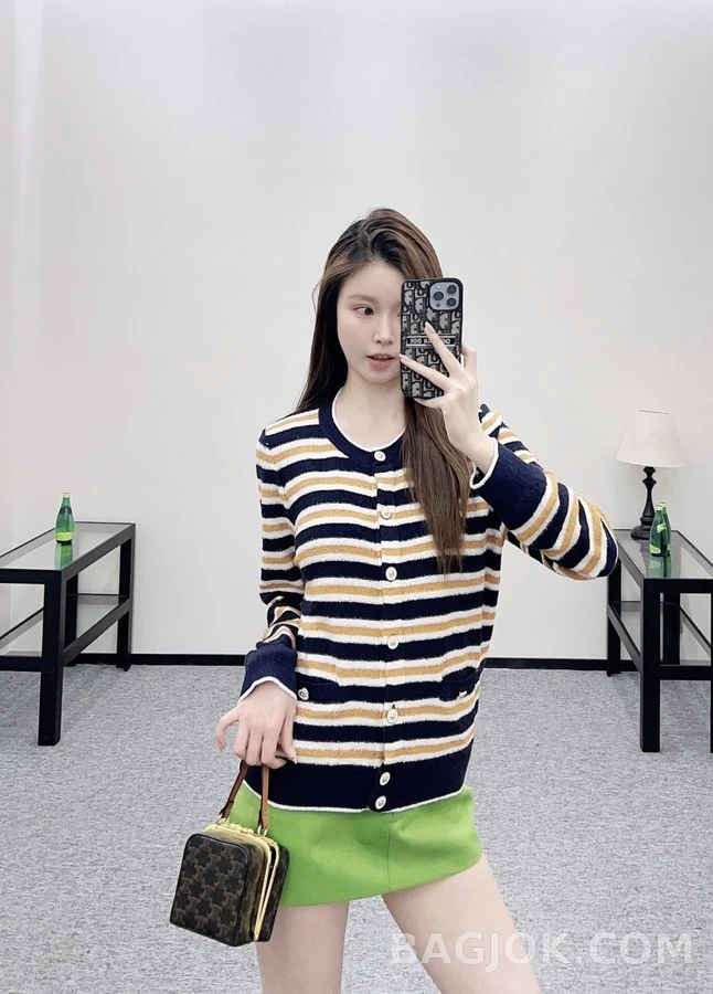 샤넬 샤넬 라운드넥 스트라이프 가디건 상세 이미지