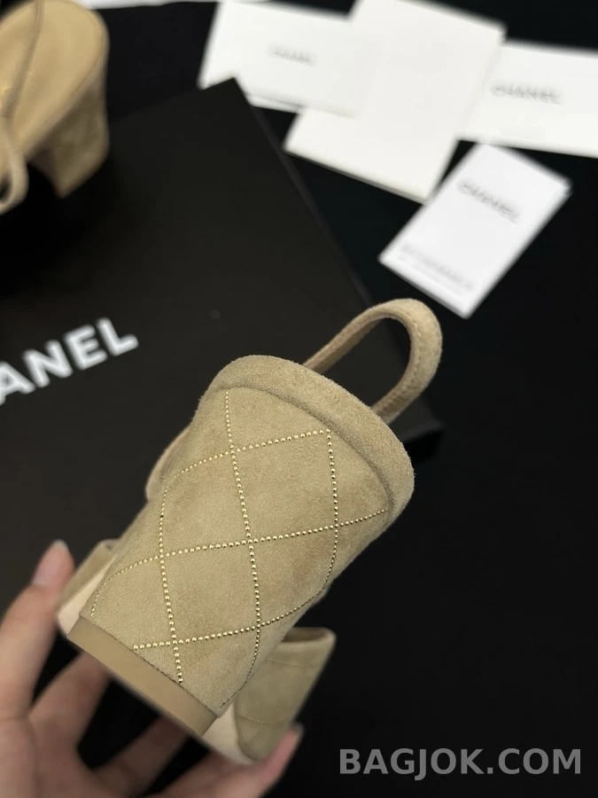 샤넬 샤넬 퀼팅 스웨이드 캡토 슬링백 힐 상세 이미지