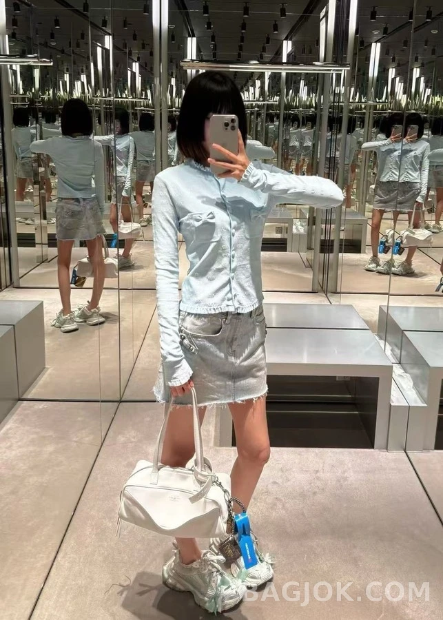 발렌시아가 발렌시아가 러블리 프릴넥 크롭 자카드 니트 가디건 상세 이미지