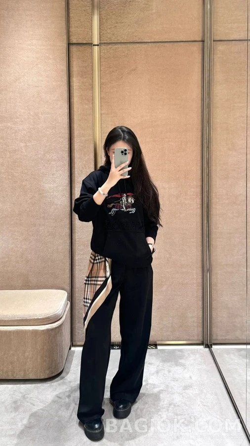 버버리 버버리 풀 컬러 전투마 엠블럼 자수 후드 상세 이미지