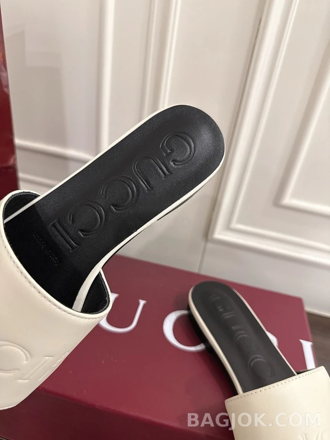 구찌 구찌 레터링 슬라이드 샌들 상세 이미지