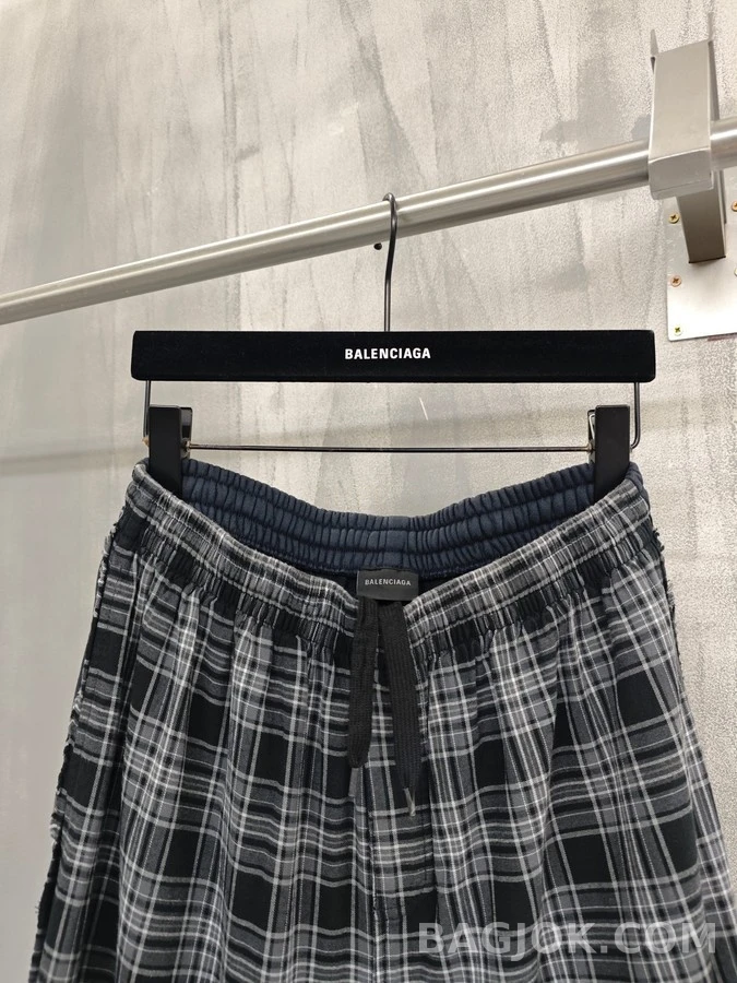 발렌시아가 발렌시아가 체크 배색 와이드 팬츠 상세 이미지