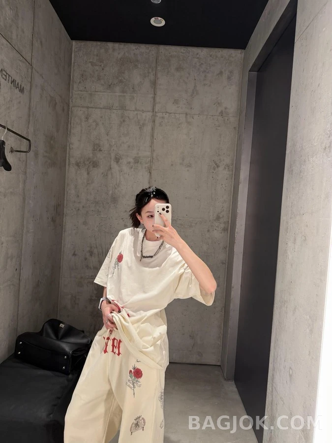 발렌시아가 발렌시아가 타투 그래픽 와이드 트레이닝 팬츠 상세 이미지