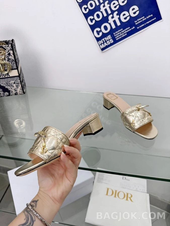 디올 디올 까나쥬 퀼팅 블록힐 뮬 상세 이미지