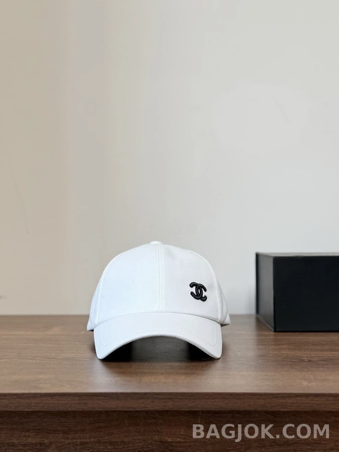 샤넬 샤넬 더블 C 자수 볼캡 상세 이미지