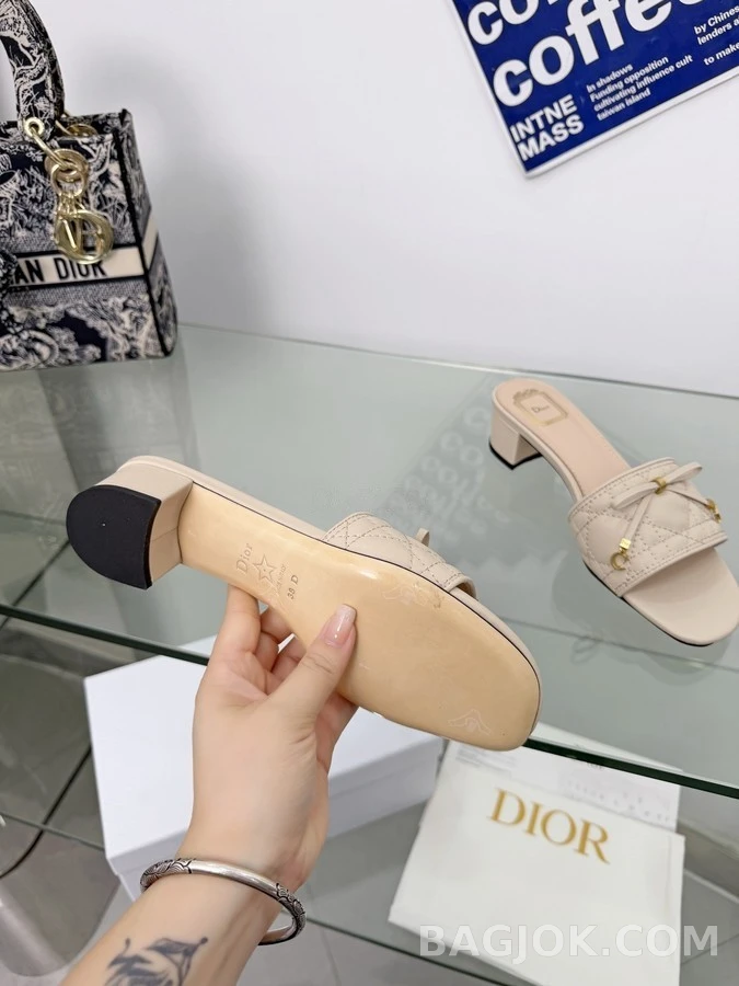 디올 디올 까나쥬 D로고 뮬 상세 이미지
