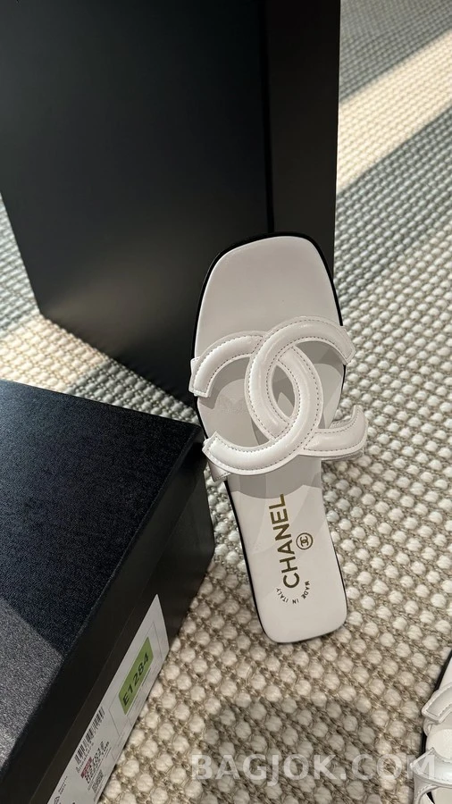 샤넬 샤넬 더블 C 로고 샌들 상세 이미지