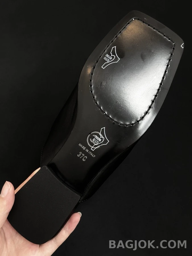 샤넬 샤넬 로고 스웨이드 뮬 로퍼 상세 이미지