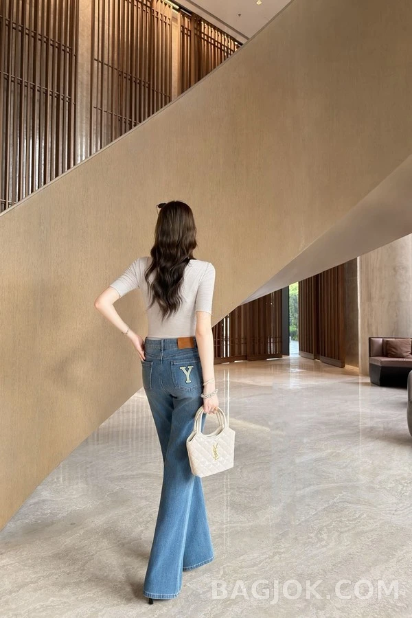 생로랑 세인트로랑 Y 로고 자수 플레어 데님 팬츠 상세 이미지