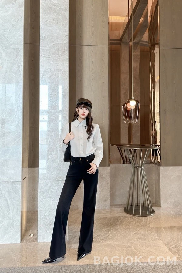 생로랑 세인트로랑 Y 로고 부츠컷 데님 팬츠 상세 이미지