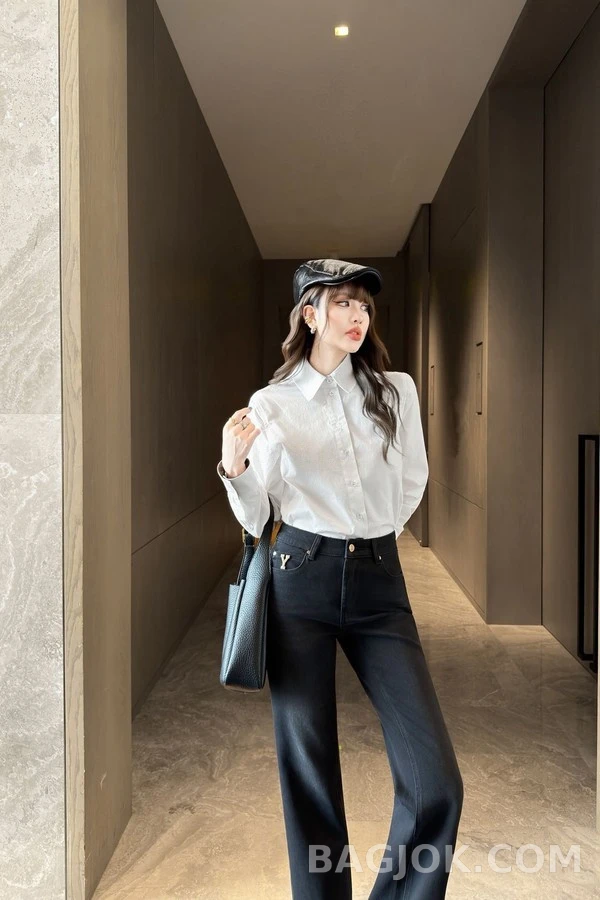 생로랑 세인트로랑 Y 로고 부츠컷 데님 팬츠 상세 이미지