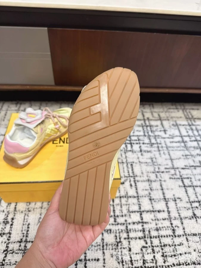 펜디 펜디 델피나 플리츠 스니커즈 상세 이미지