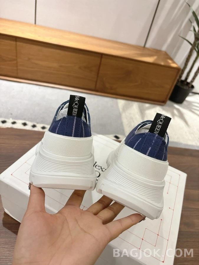 알렉산더 맥퀸 알렉산더 맥퀸 핀스트라이프 캔버스 플랫폼 스니커즈 상세 이미지