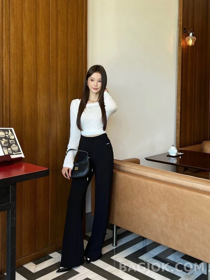 미우미우 미우미우 미니로고 드로스트링 플레어 팬츠 상세 이미지