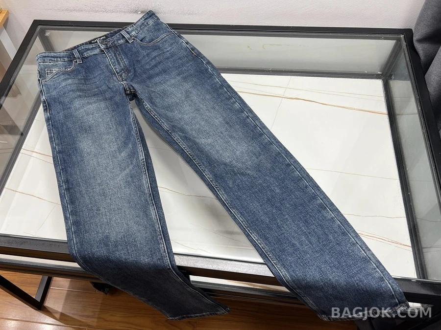 톰포드 톰포드 워시드 데님 팬츠 상세 이미지