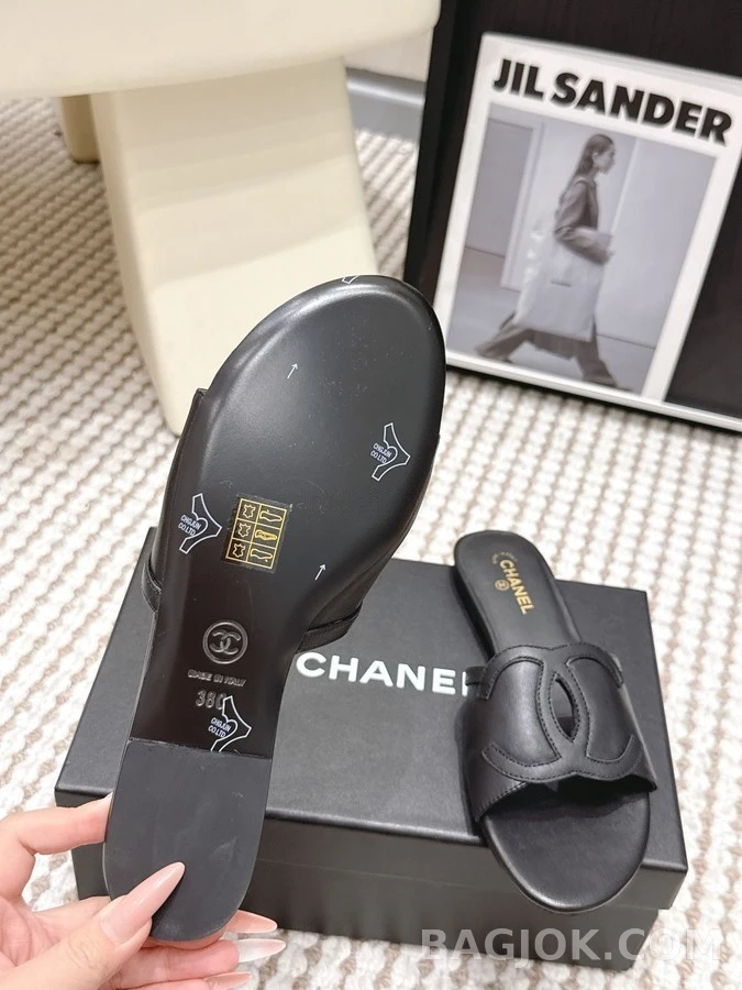 샤넬 샤넬 더블 C 로고 슬라이드 샌들 상세 이미지
