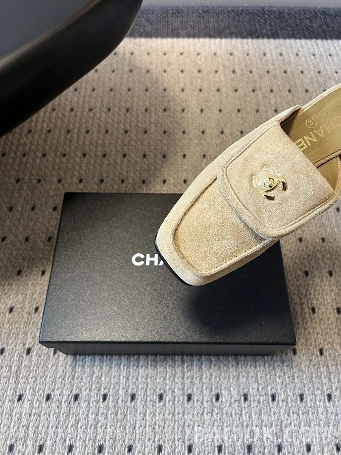 샤넬 샤넬 더블C 스웨이드 뮬 로퍼 상세 이미지