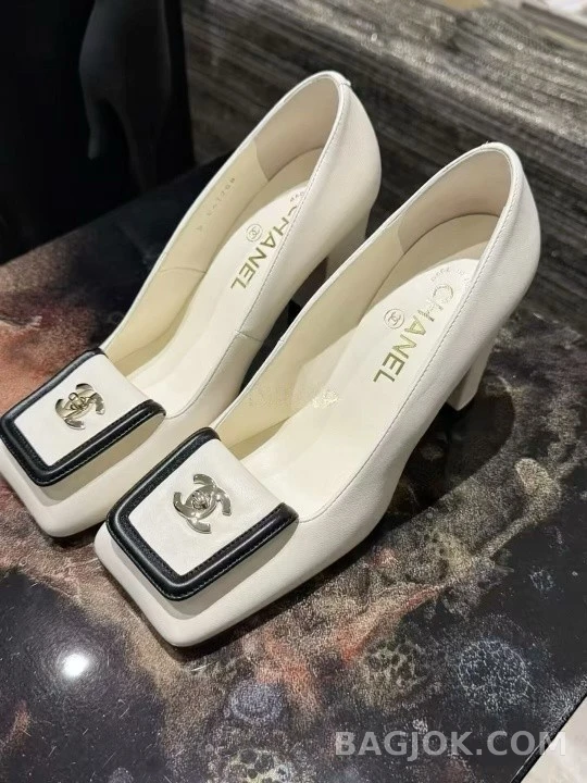 샤넬 샤넬 로고 스퀘어토 힐 상세 이미지