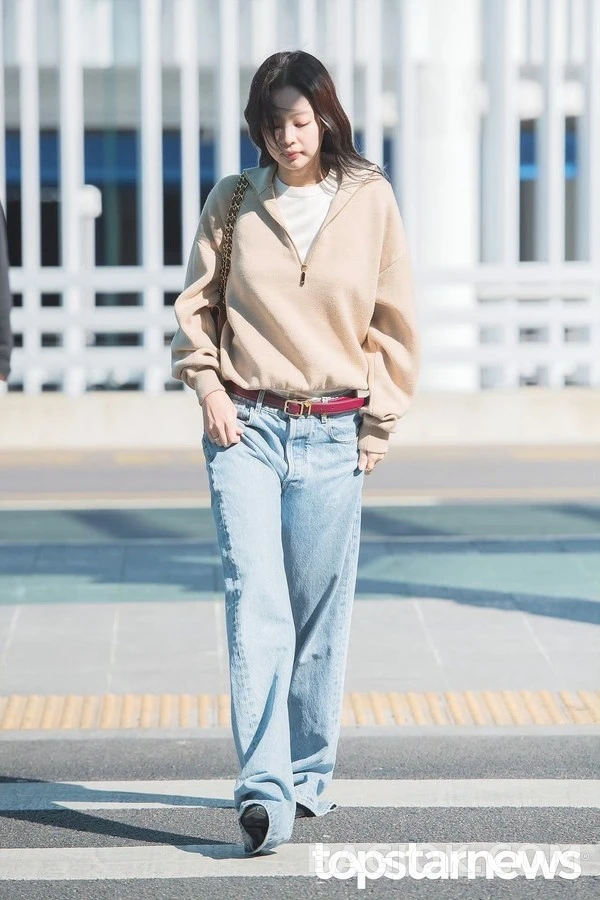샤넬 샤넬 더블 C 로고 스트레이트핏 데님 팬츠 상세 이미지
