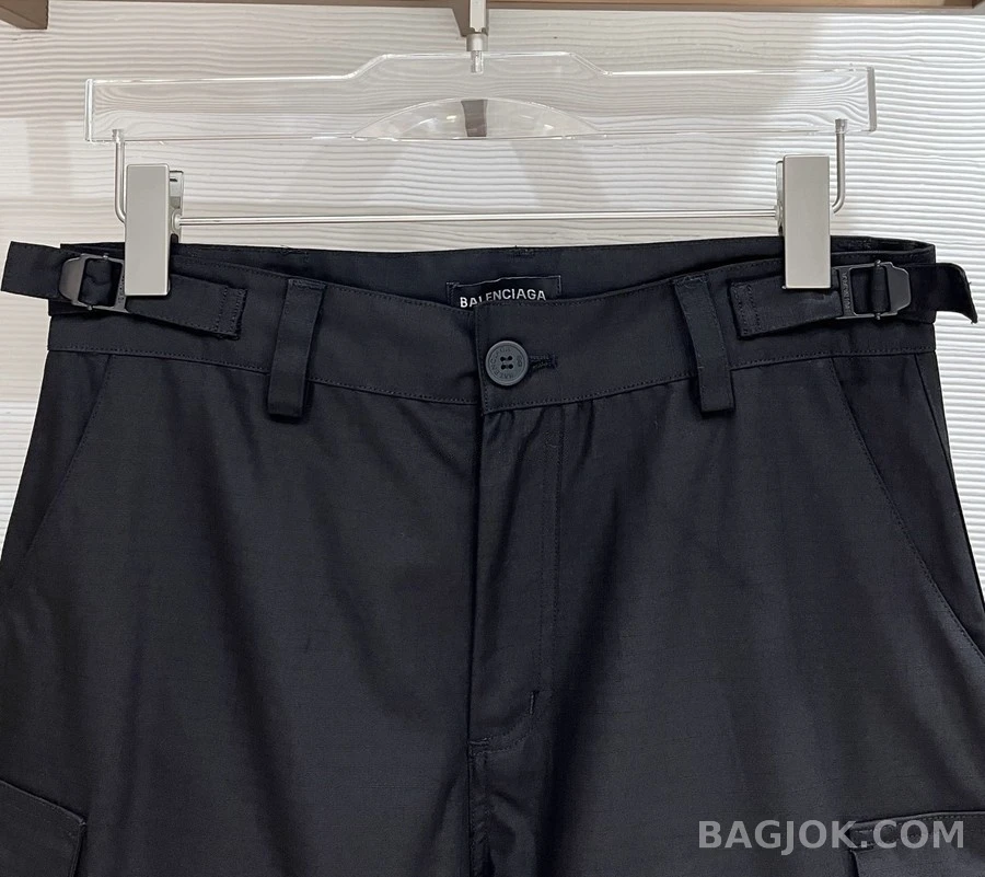 발렌시아가 발렌시아가 컨버터블 멀티 포켓 카고 팬츠 상세 이미지