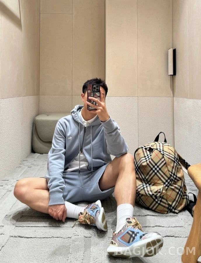 버버리 버버리 체크 매트릭스 스니커즈 상세 이미지