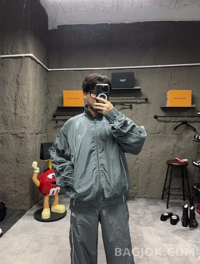발렌시아가 발렌시아가 바디스 로고 리플렉티브 트랙 팬츠 상세 이미지