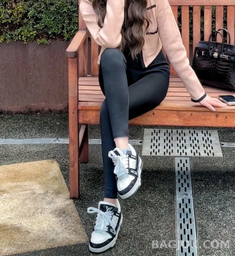 루이비통 루이비통 모노그램 패턴 스니커즈 상세 이미지