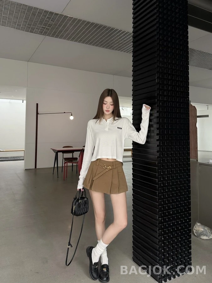 미우미우 미우미우 메탈 벨티드 플리츠 미니 스커트 상세 이미지