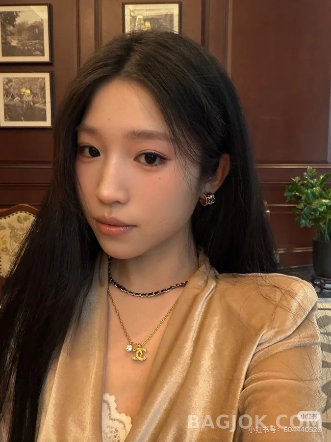 샤넬 샤넬 로고 가죽 체인 귀걸이 상세 이미지