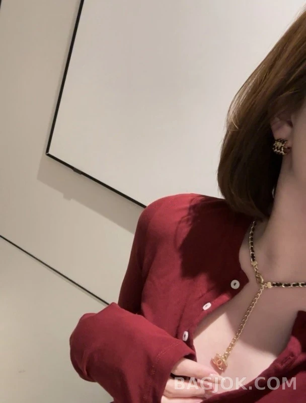샤넬 샤넬 로고 가죽 체인 귀걸이 상세 이미지