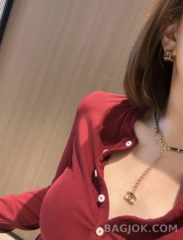 샤넬 샤넬 로고 가죽 체인 귀걸이 상세 이미지