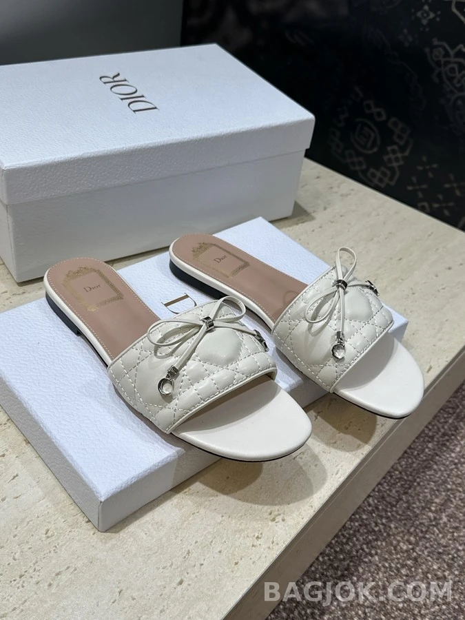 디올 디올 까나쥬 퀼팅 참 슬라이드 상세 이미지