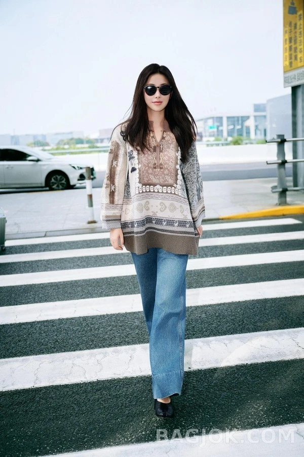 발렌티노 발렌티노 V 로고 와이드 커프 데님 팬츠 상세 이미지