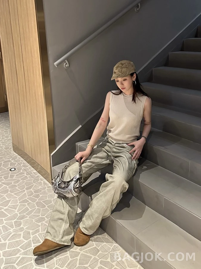 로에베 로에베 아나그램 워싱 데님 팬츠 상세 이미지